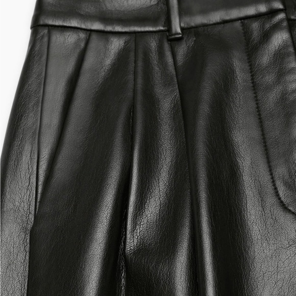 ARITZIA - Effortless Vegan Leather Pleated Pants - Picture 5 of 8